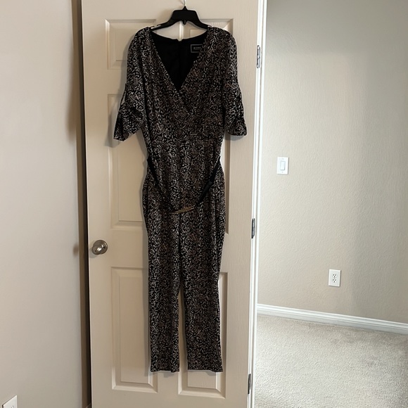 Jumpsuit - Picture 7 of 7